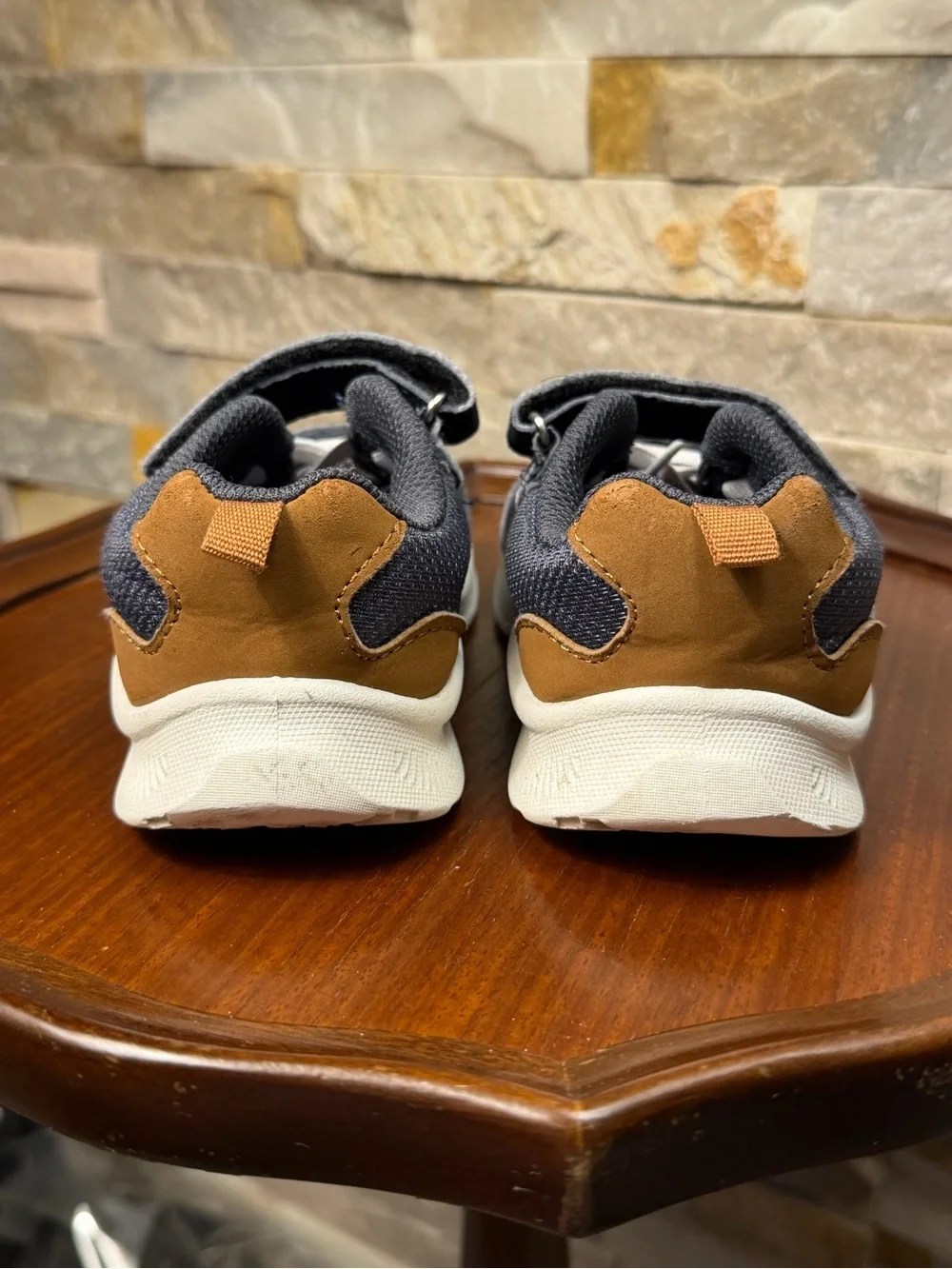 Boys Sz 10 OshKosh B'Gosh Retra Athletic Navy Blue Brown Shoe Sneaker EUC